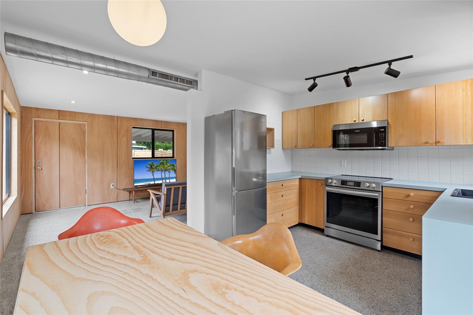 Image 10 of 33 For 8597 93rd Avenue