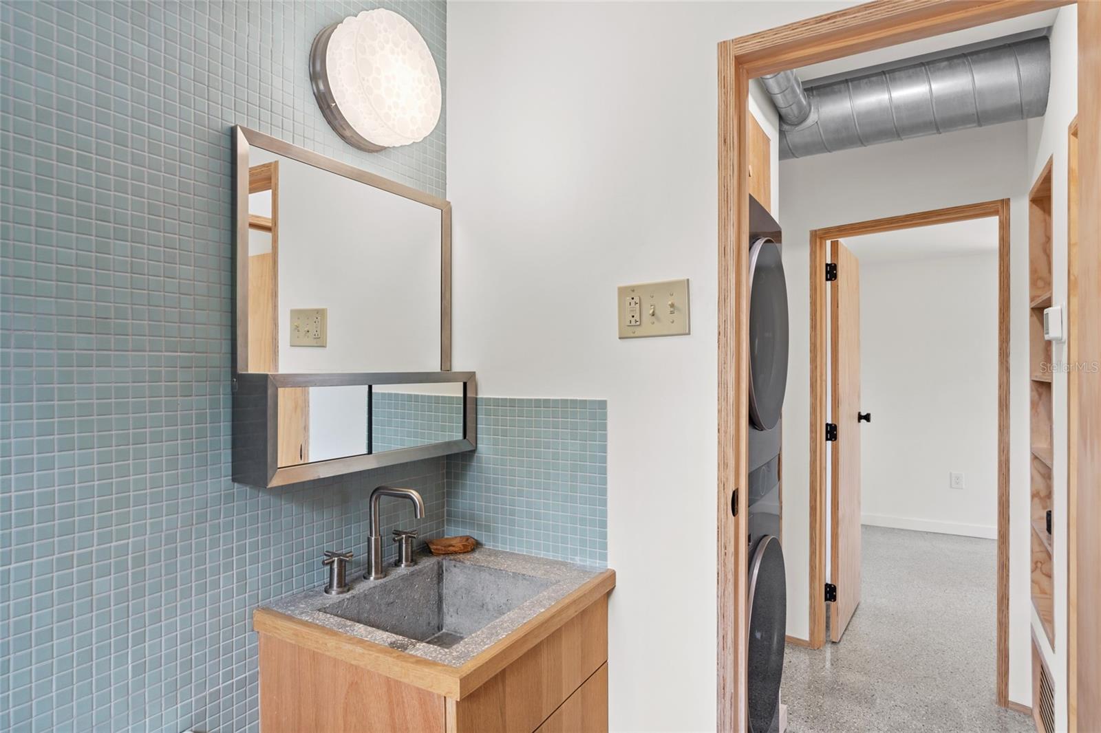 Image 21 of 33 For 8597 93rd Avenue