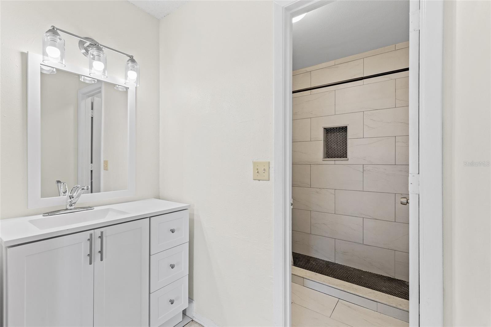 Image 16 of 21 For 5898 Sagunto Street