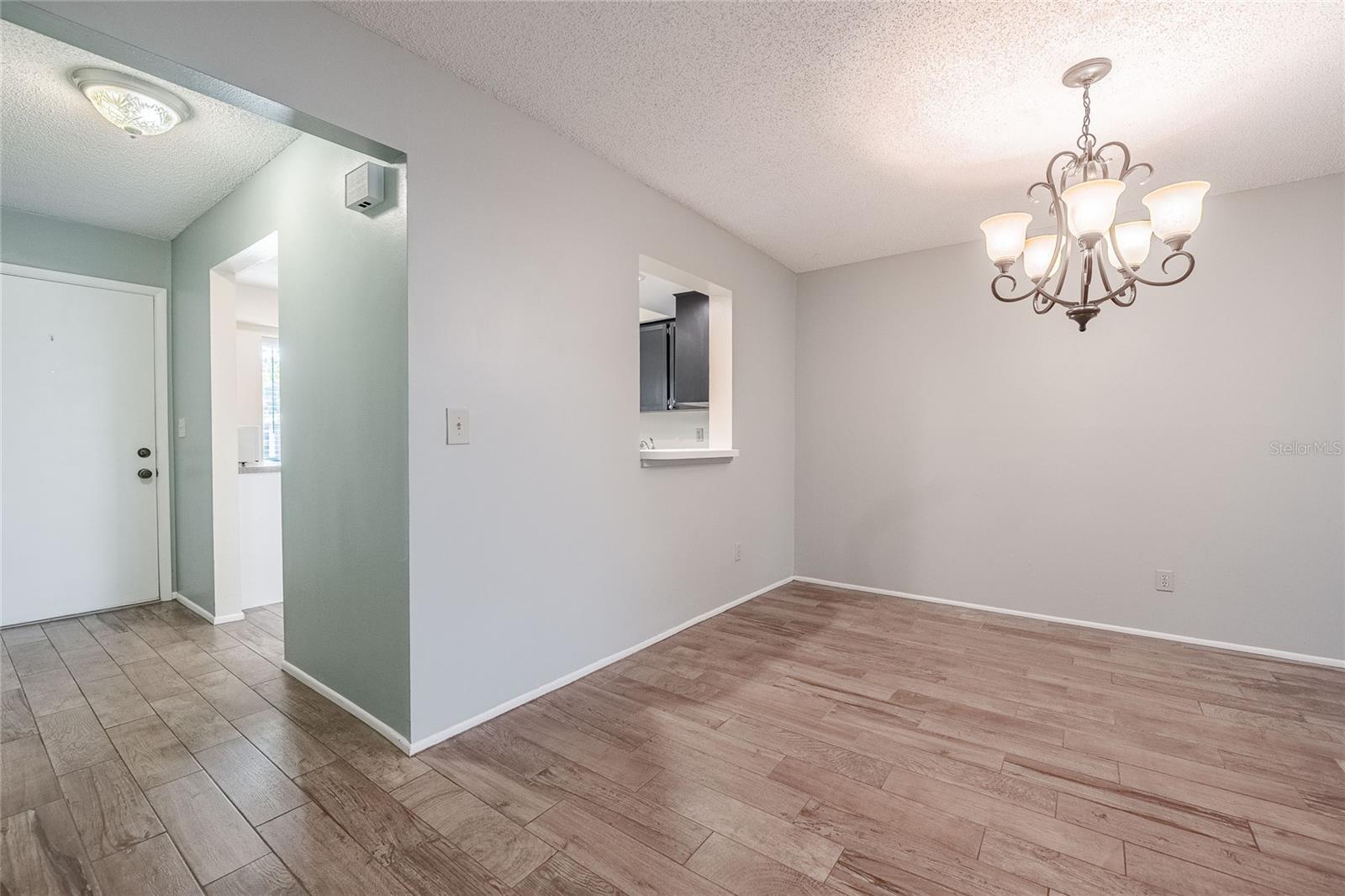 Image 10 of 50 For 2238 Lark Circle W C