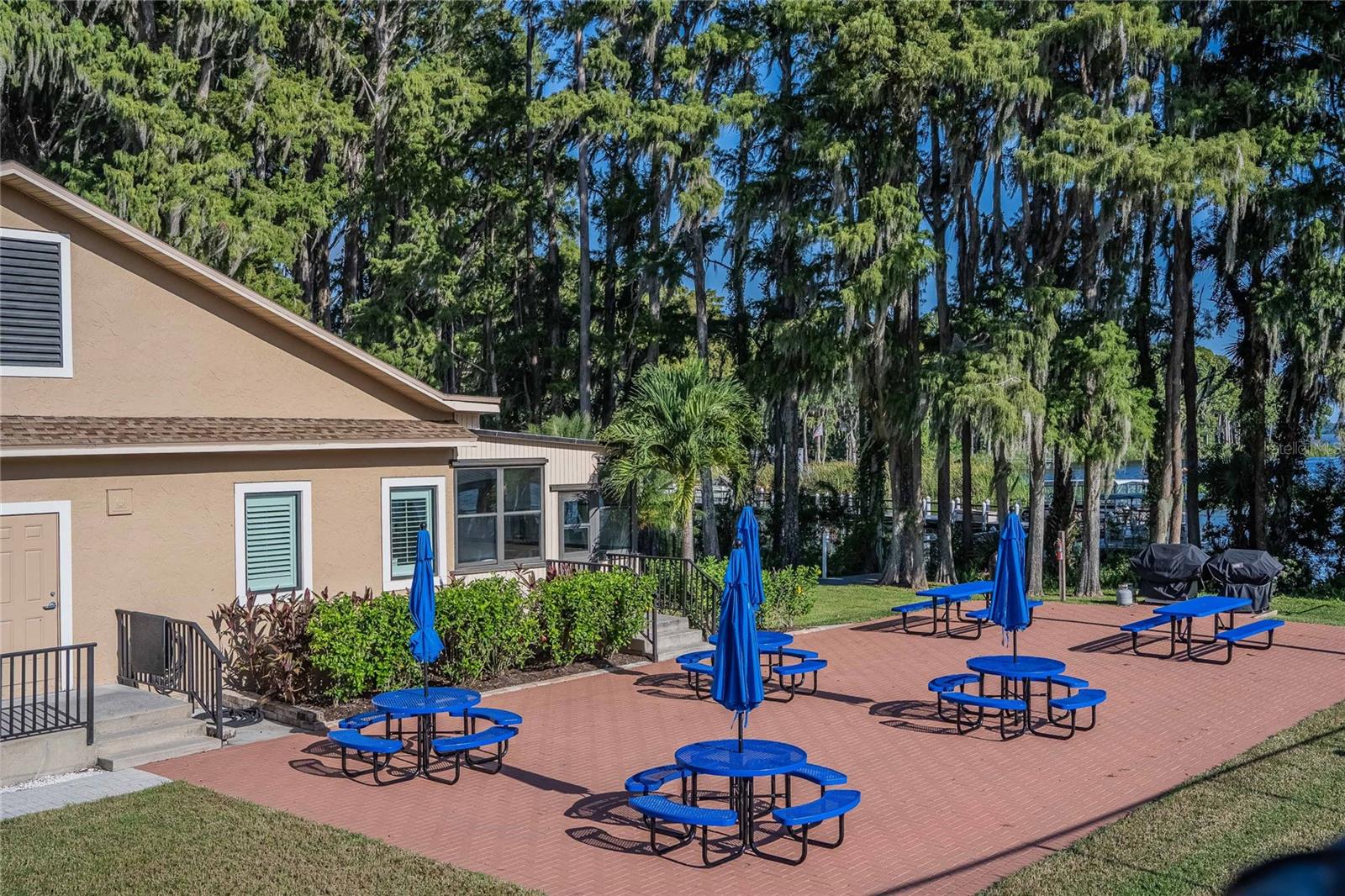 Image 45 of 50 For 2238 Lark Circle W C