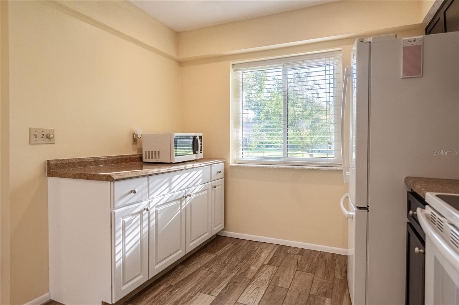 Image 6 of 50 For 2238 Lark Circle W C