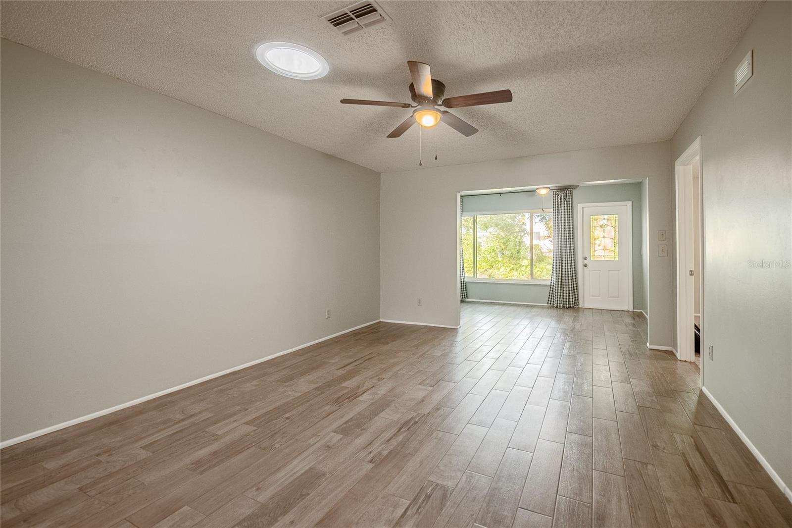 Image 8 of 50 For 2238 Lark Circle W C