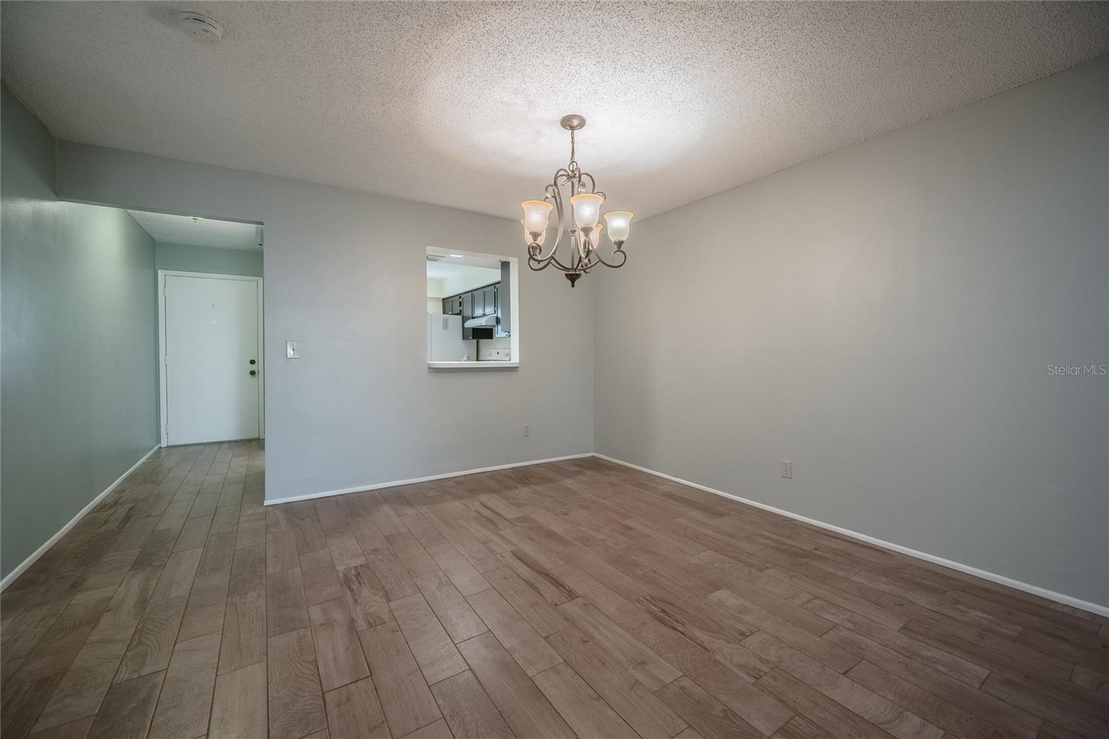 Image 9 of 50 For 2238 Lark Circle W C
