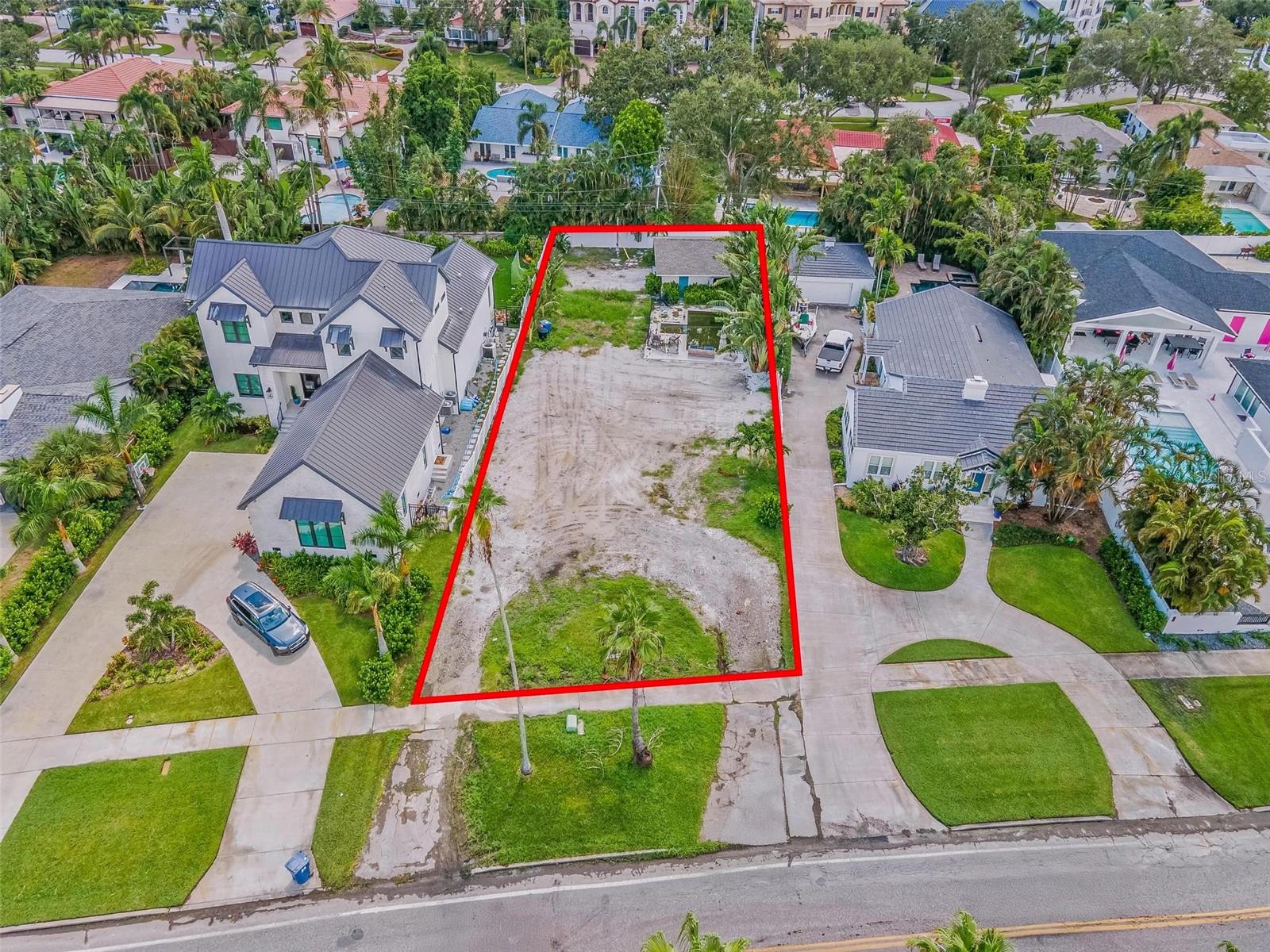 Image 2 of 15 For 827 Snell Isle Boulevard Ne
