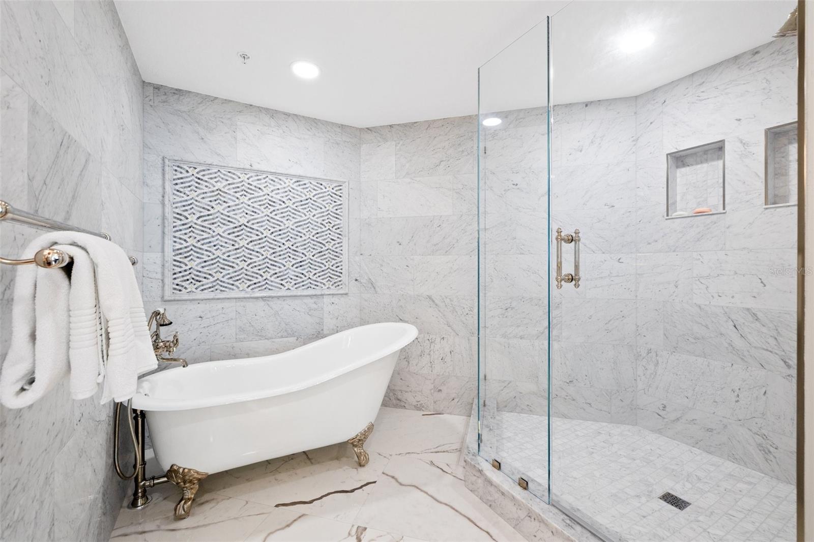 Image 37 of 69 For 1170 Gulf Boulevard 2001