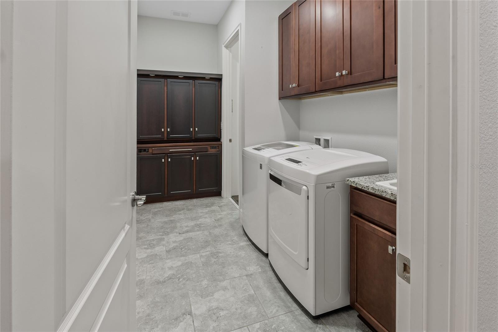 Image 23 of 31 For 2460 Promenade Drive