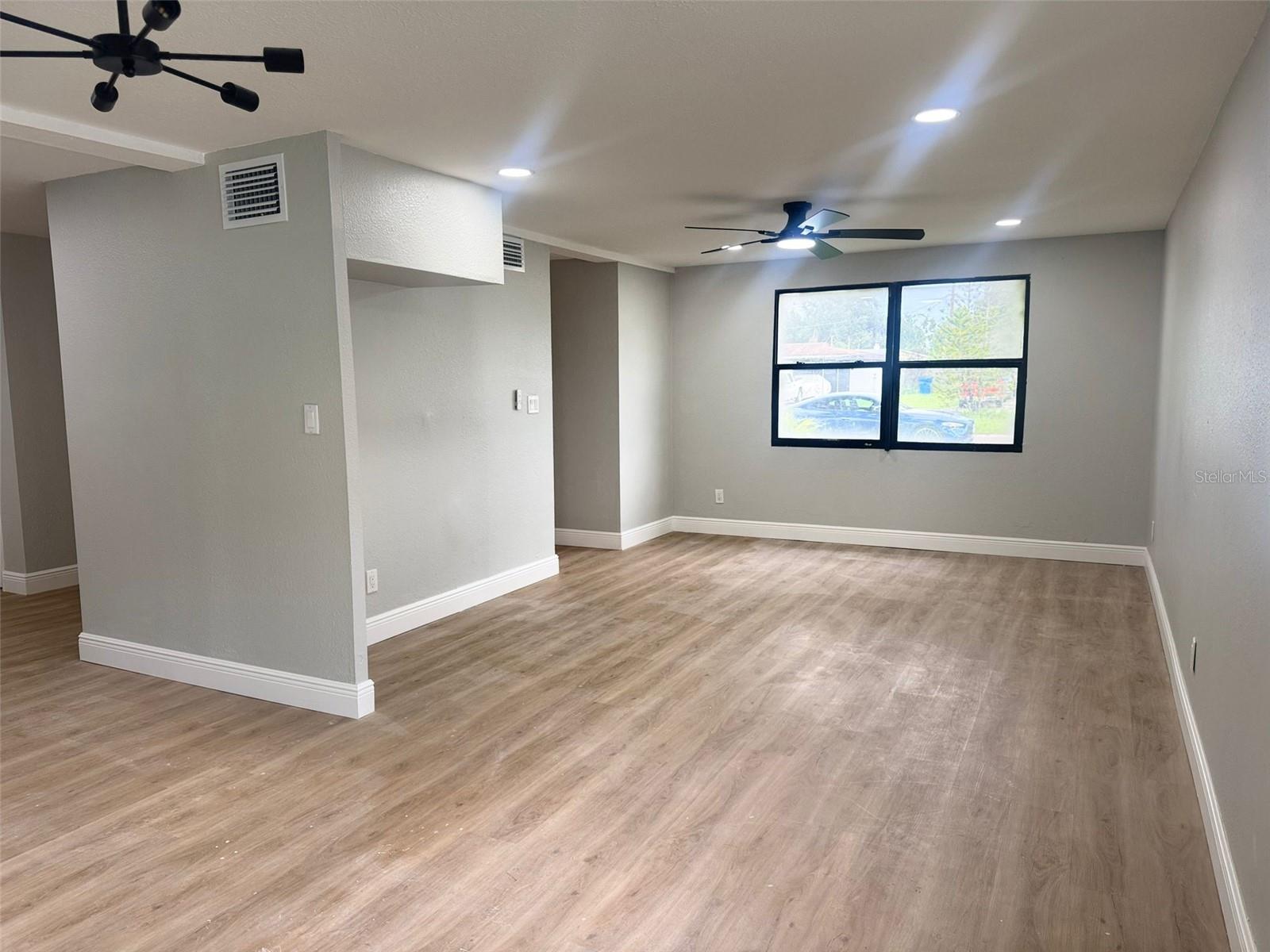 Image 21 of 70 For 10118 Alambra Avenue