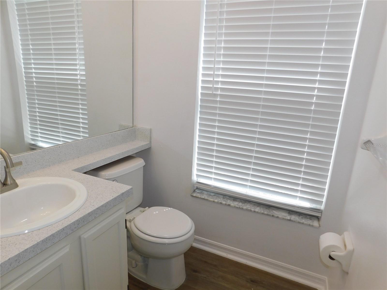 Listing photo id 12 for 3650 Fremantle Drive
