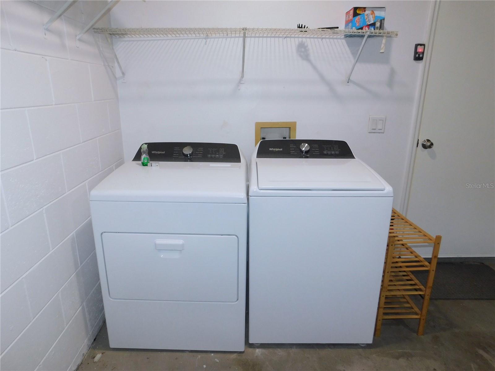 Listing photo id 13 for 3650 Fremantle Drive