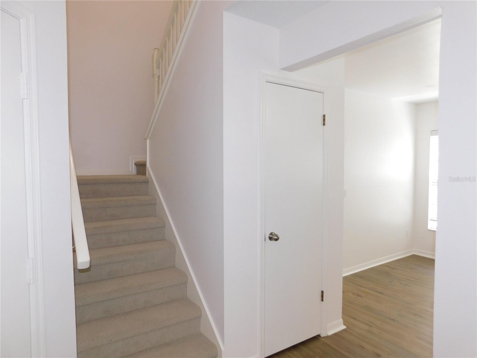Listing photo id 14 for 3650 Fremantle Drive
