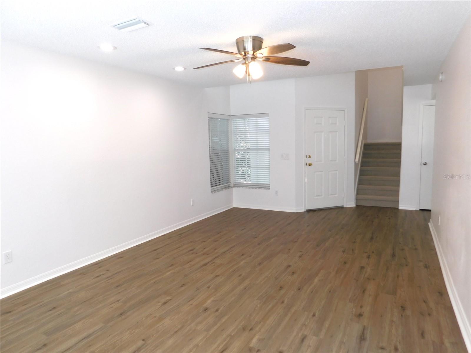 Listing photo id 3 for 3650 Fremantle Drive