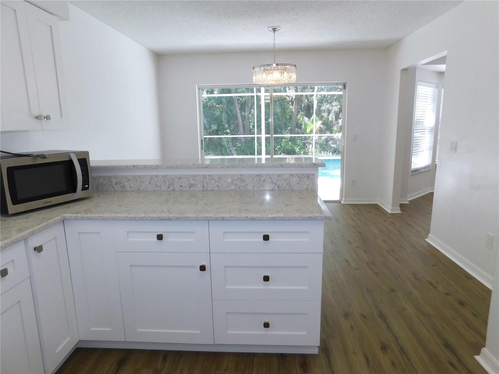 Listing photo id 6 for 3650 Fremantle Drive