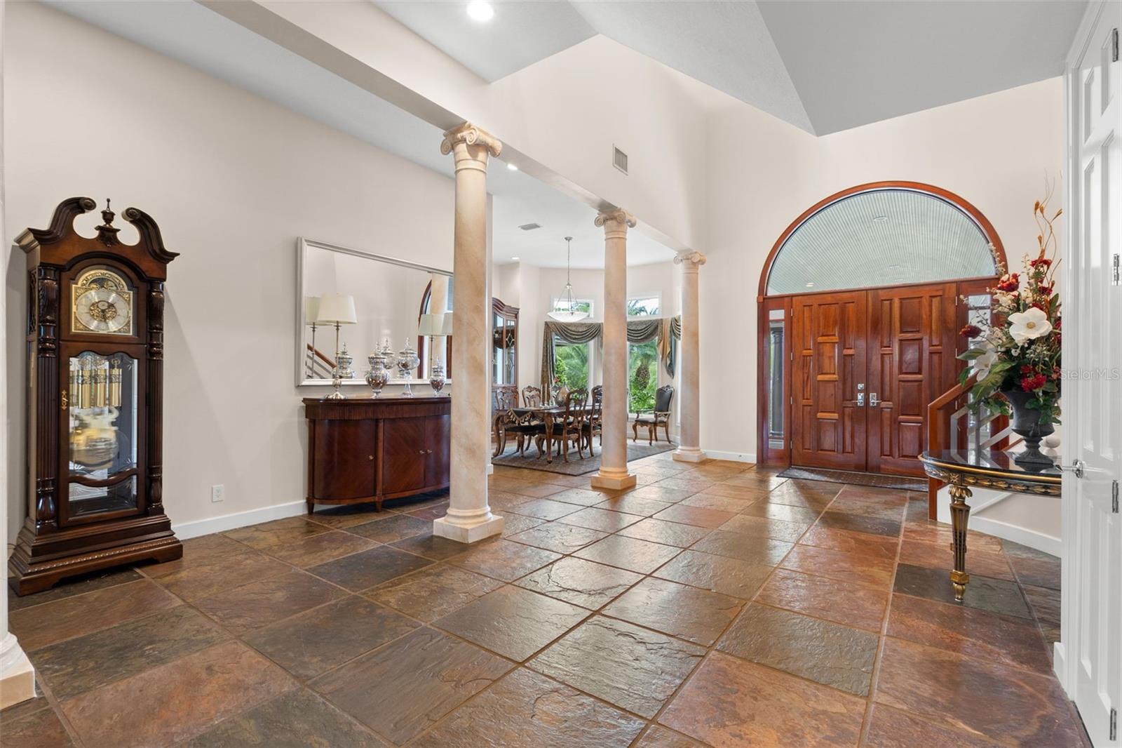 Listing photo id 8 for 211 Rue Des Chateaux