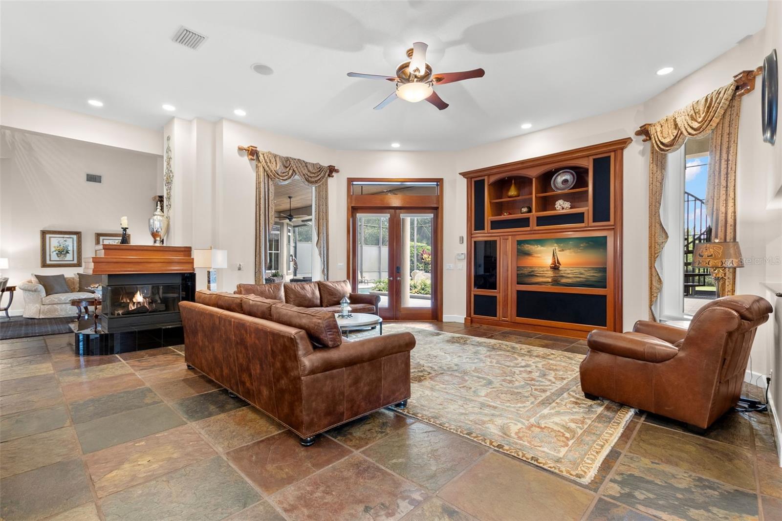 Listing photo id 10 for 211 Rue Des Chateaux