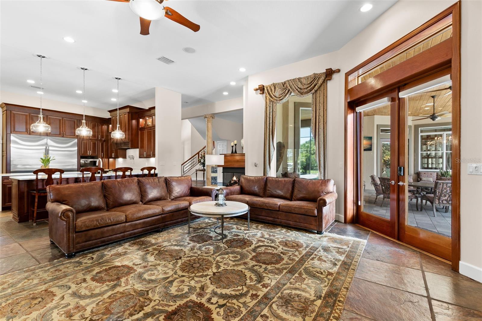 Listing photo id 12 for 211 Rue Des Chateaux