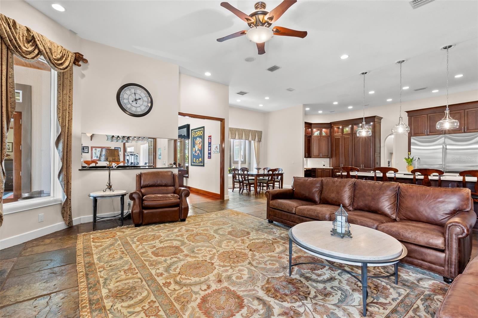 Listing photo id 13 for 211 Rue Des Chateaux