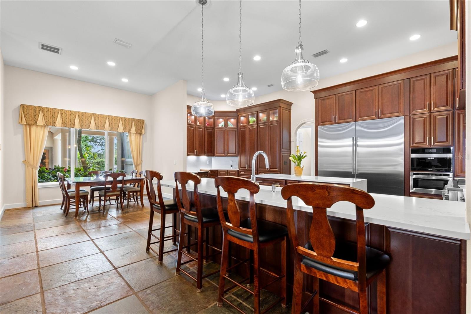 Listing photo id 14 for 211 Rue Des Chateaux
