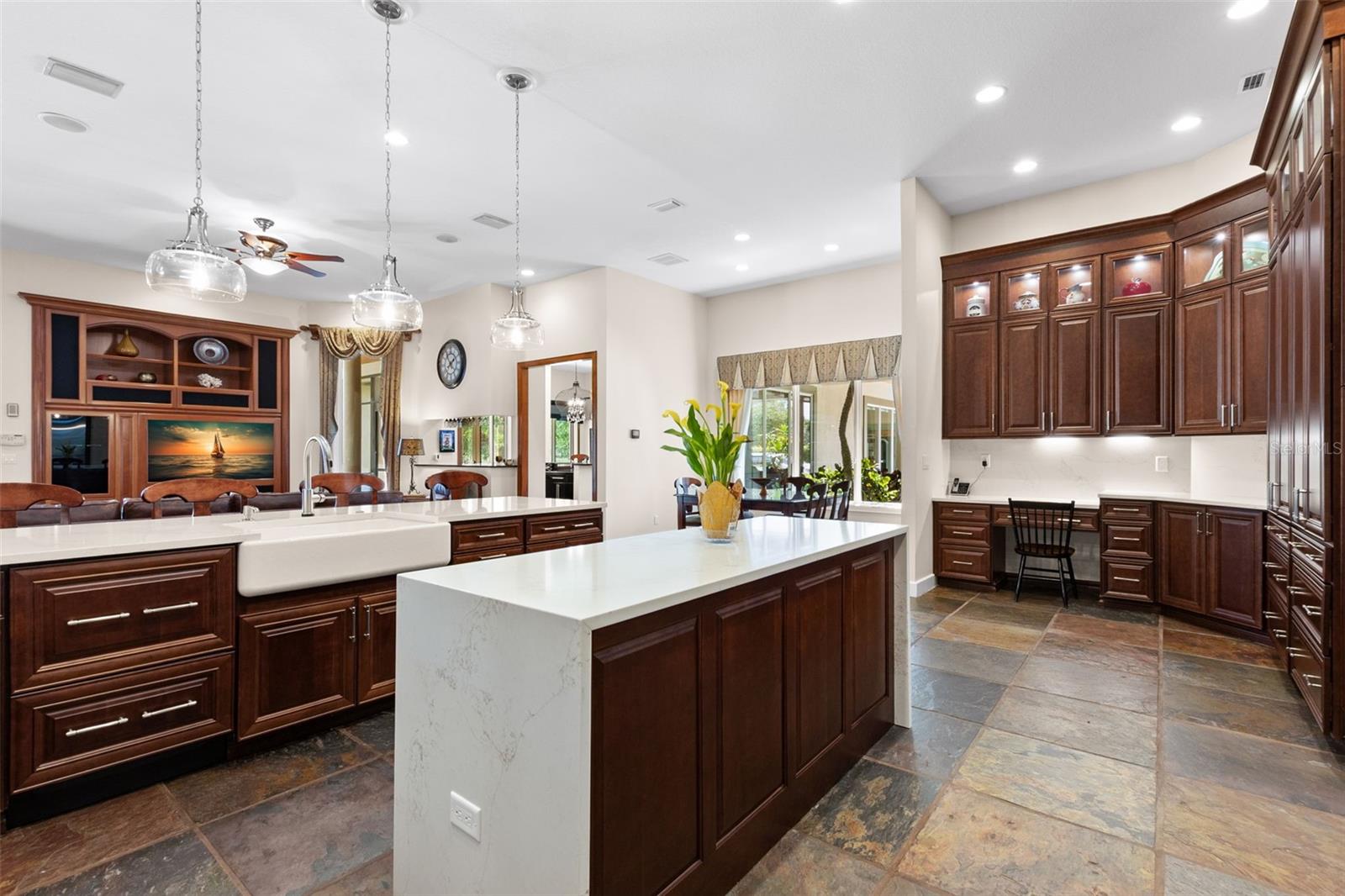 Listing photo id 19 for 211 Rue Des Chateaux