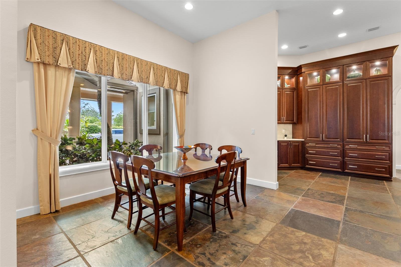 Listing photo id 22 for 211 Rue Des Chateaux