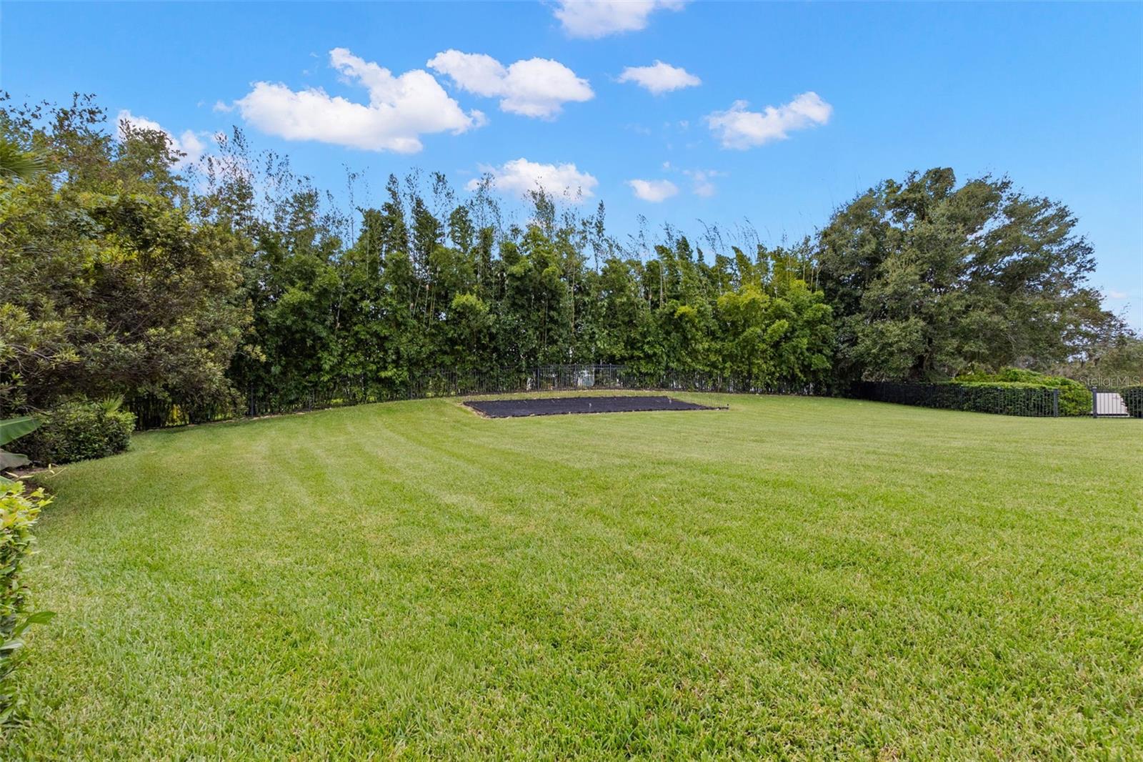 Listing photo id 42 for 211 Rue Des Chateaux