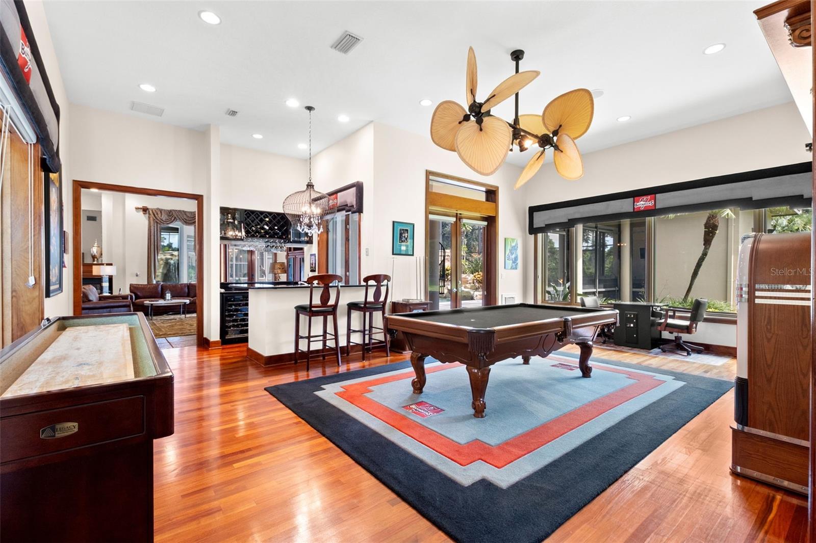 Listing photo id 46 for 211 Rue Des Chateaux