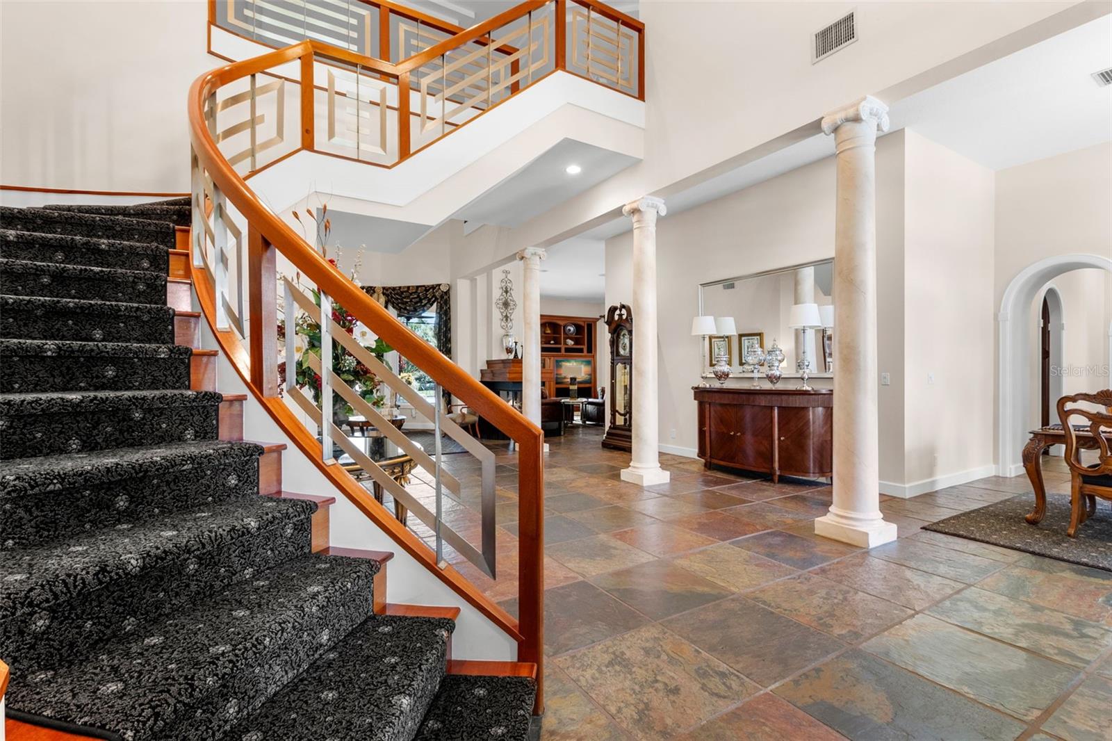 Listing photo id 50 for 211 Rue Des Chateaux