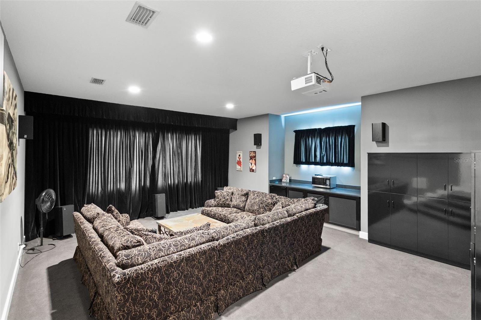 Listing photo id 58 for 211 Rue Des Chateaux