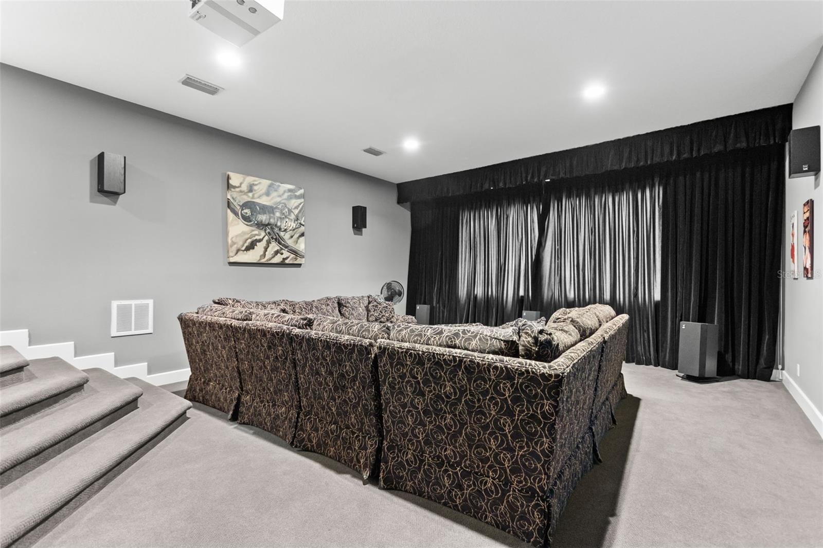Listing photo id 59 for 211 Rue Des Chateaux