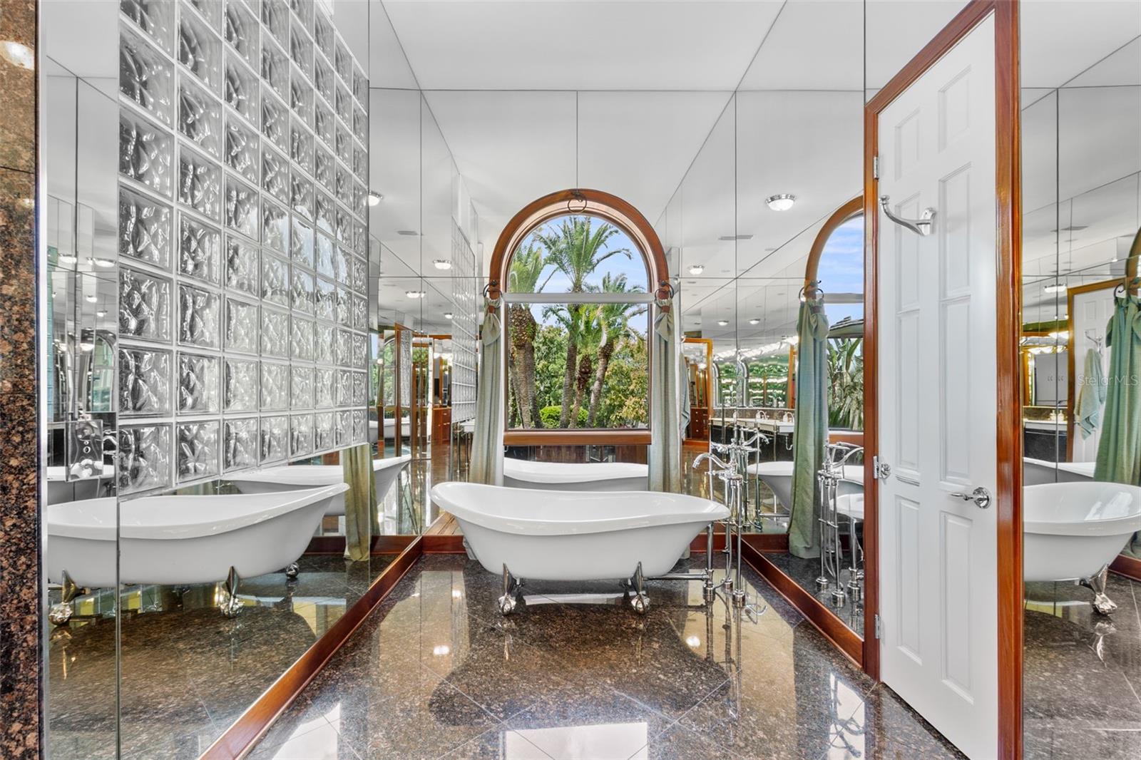 Listing photo id 73 for 211 Rue Des Chateaux