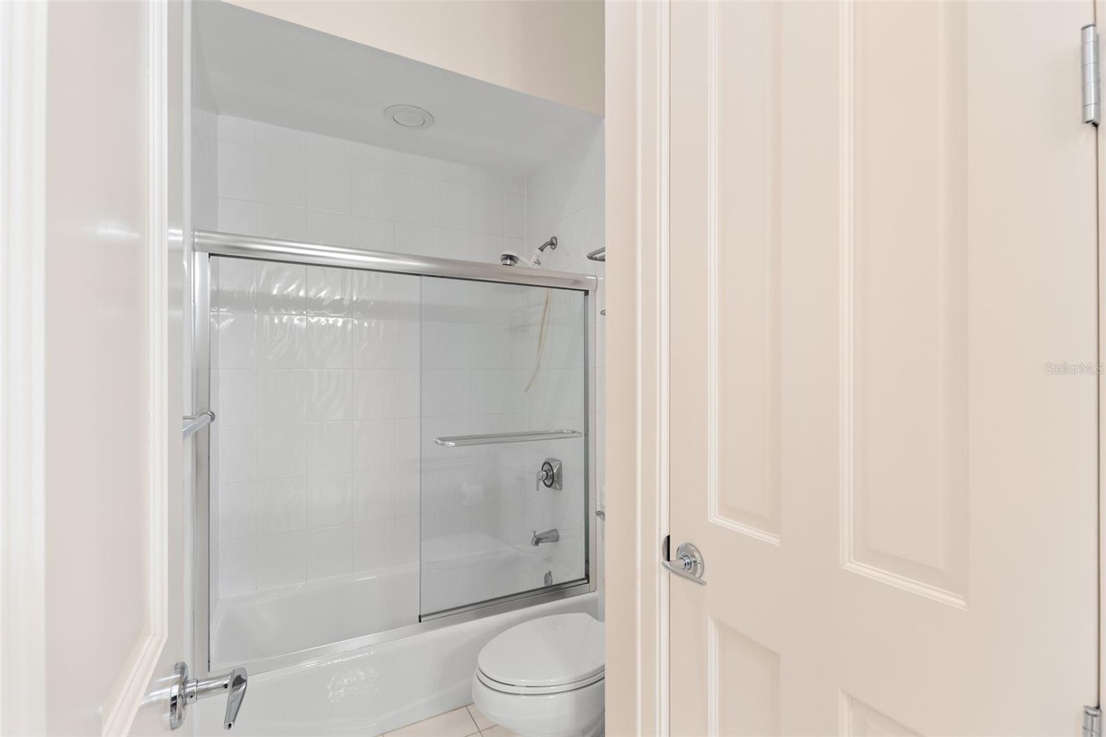 Listing photo id 81 for 211 Rue Des Chateaux