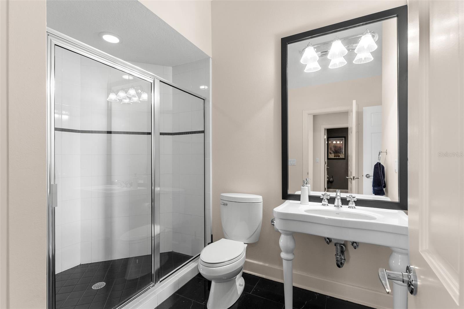 Listing photo id 85 for 211 Rue Des Chateaux