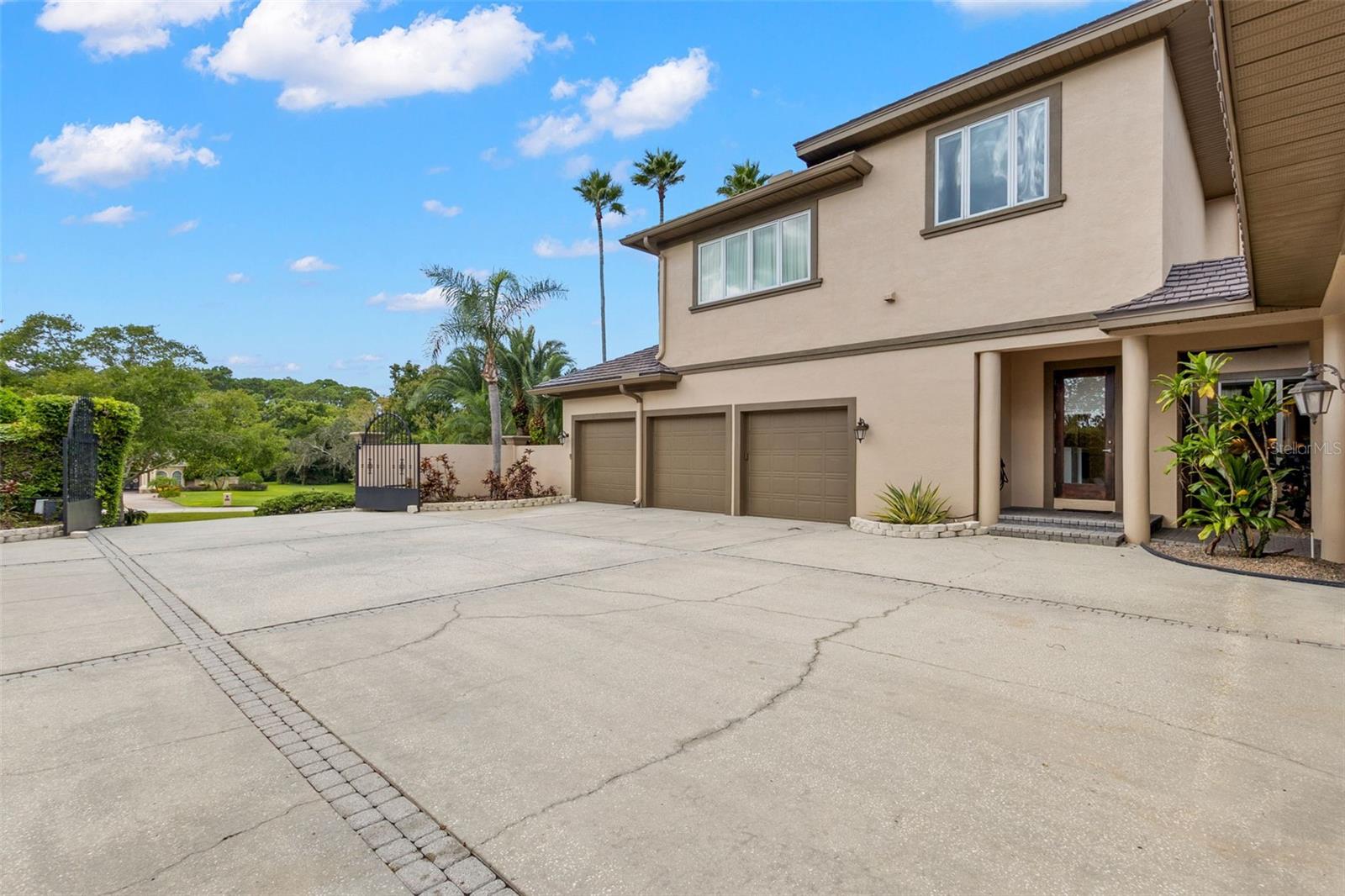 Listing photo id 90 for 211 Rue Des Chateaux