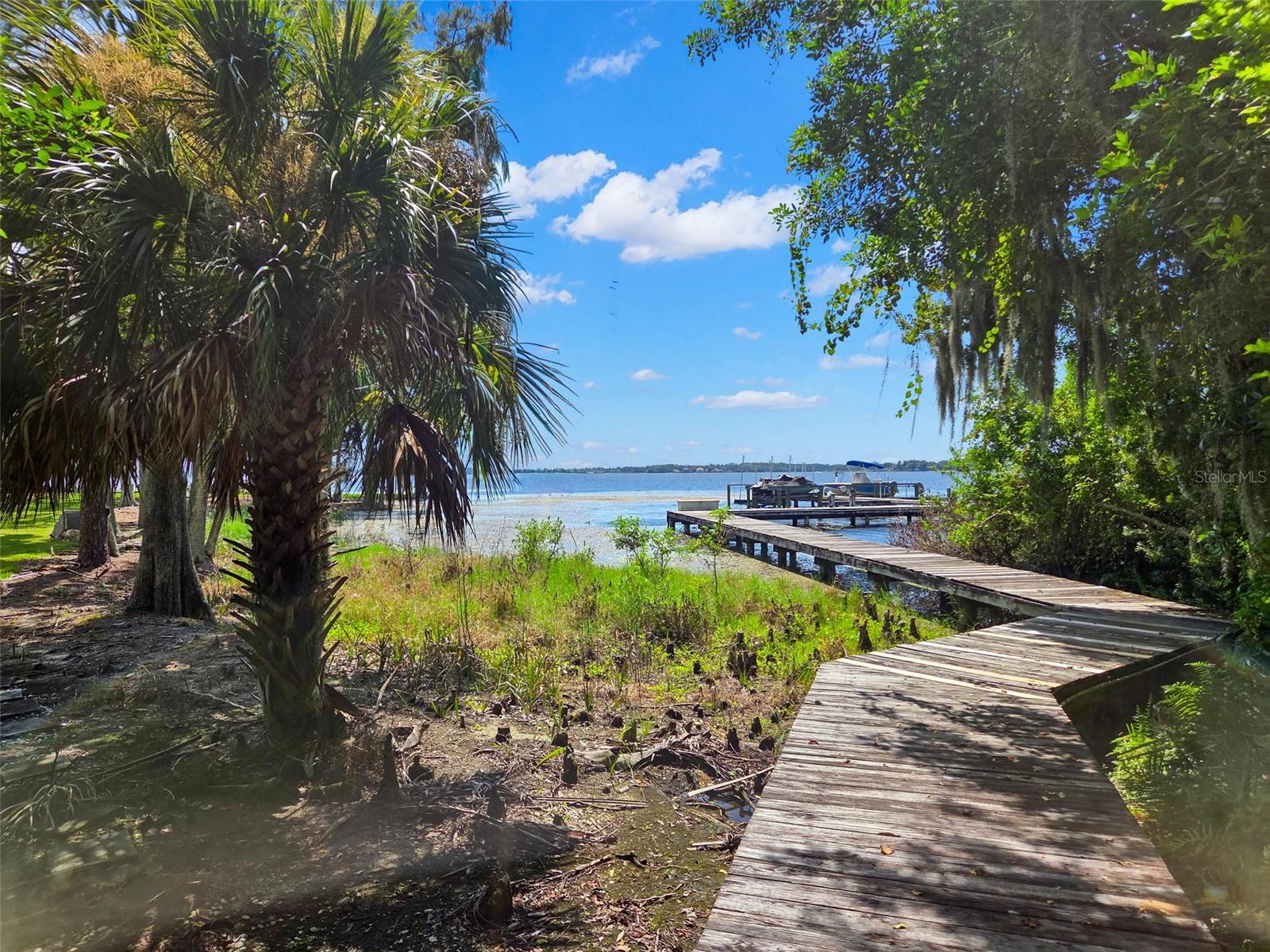 Listing photo id 92 for 211 Rue Des Chateaux