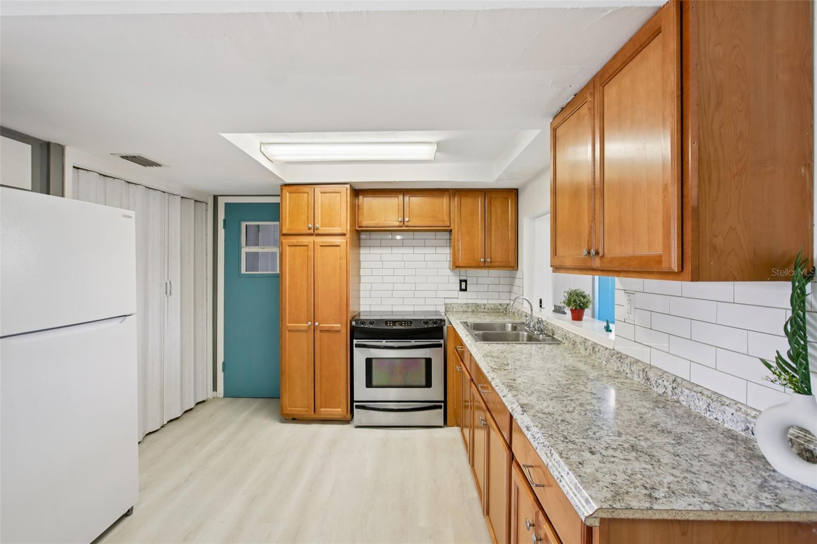 Image 4 of 22 For 3907 Luma Drive