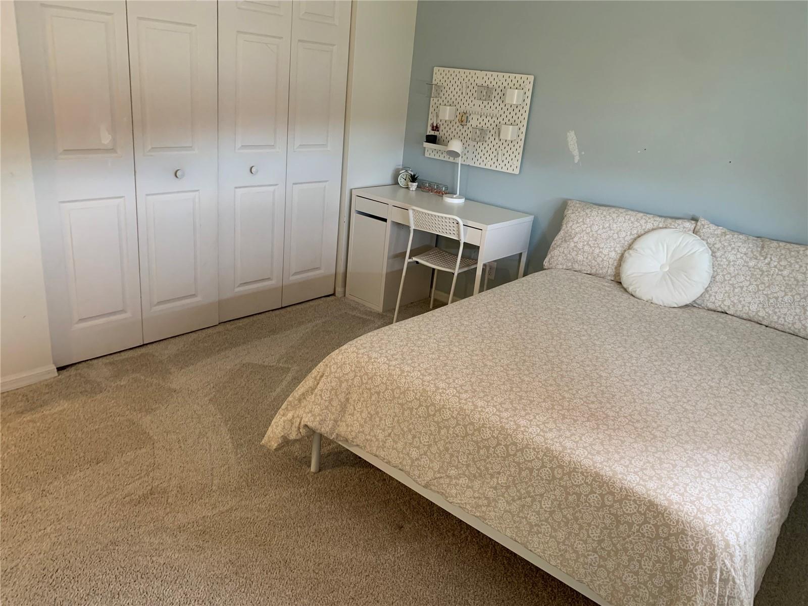 Listing photo id 11 for 5775 Park Street N 401