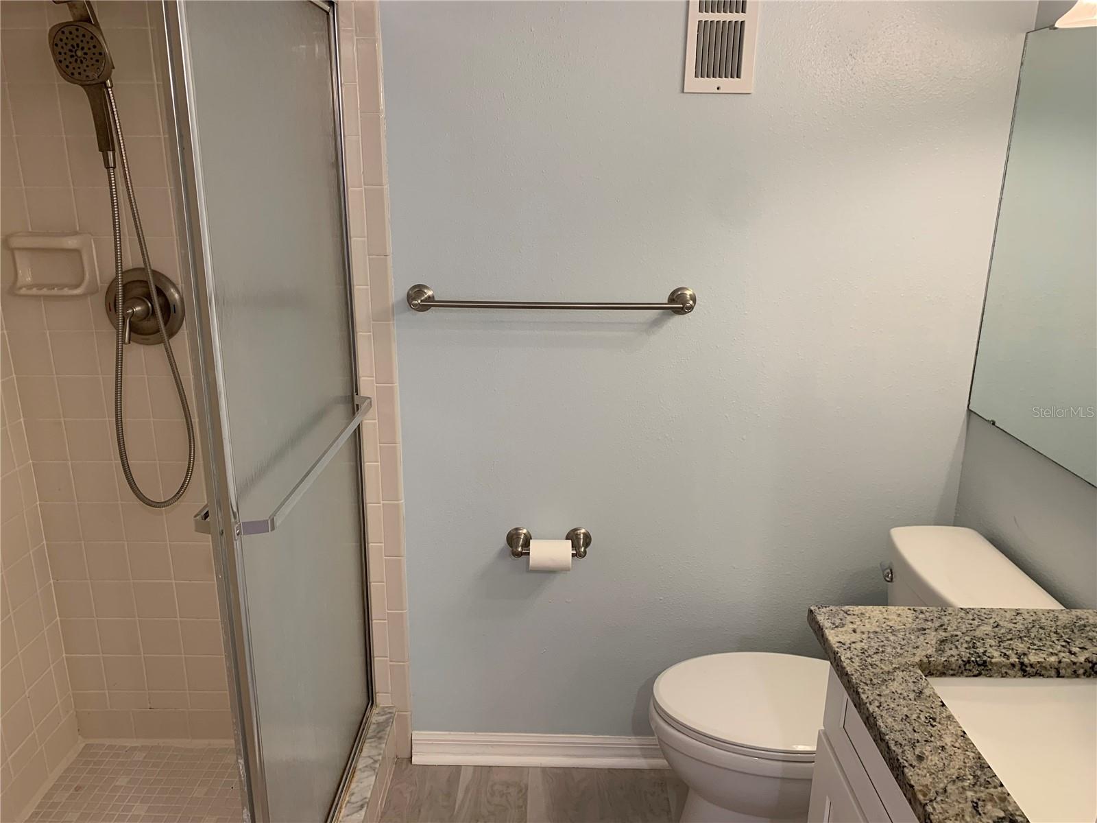 Listing photo id 15 for 5775 Park Street N 401