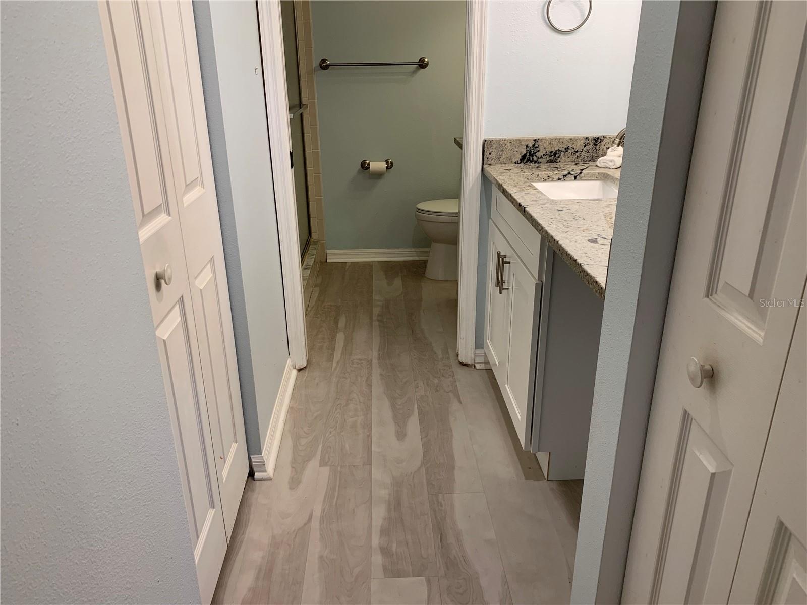 Listing photo id 16 for 5775 Park Street N 401