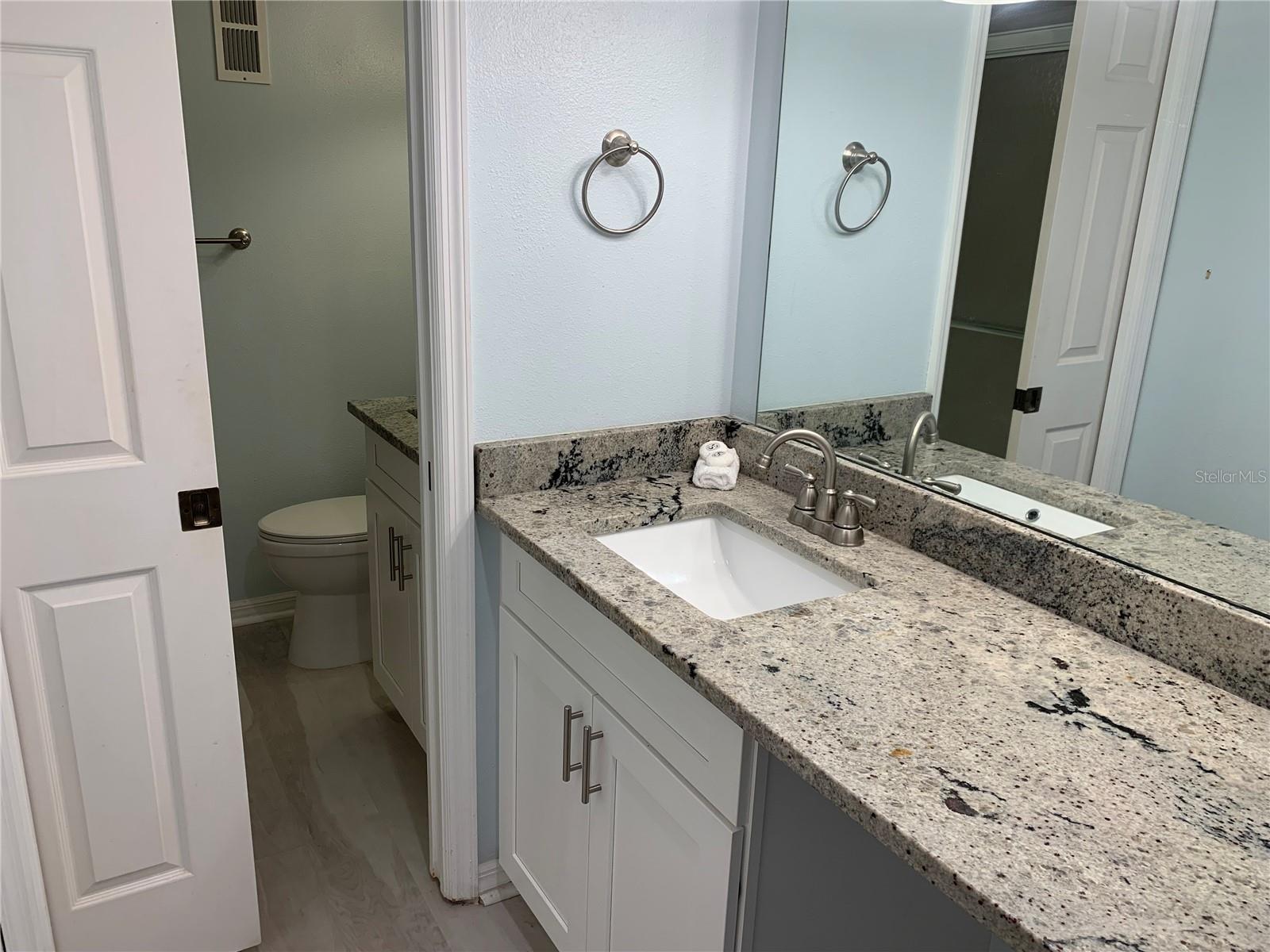 Listing photo id 20 for 5775 Park Street N 401