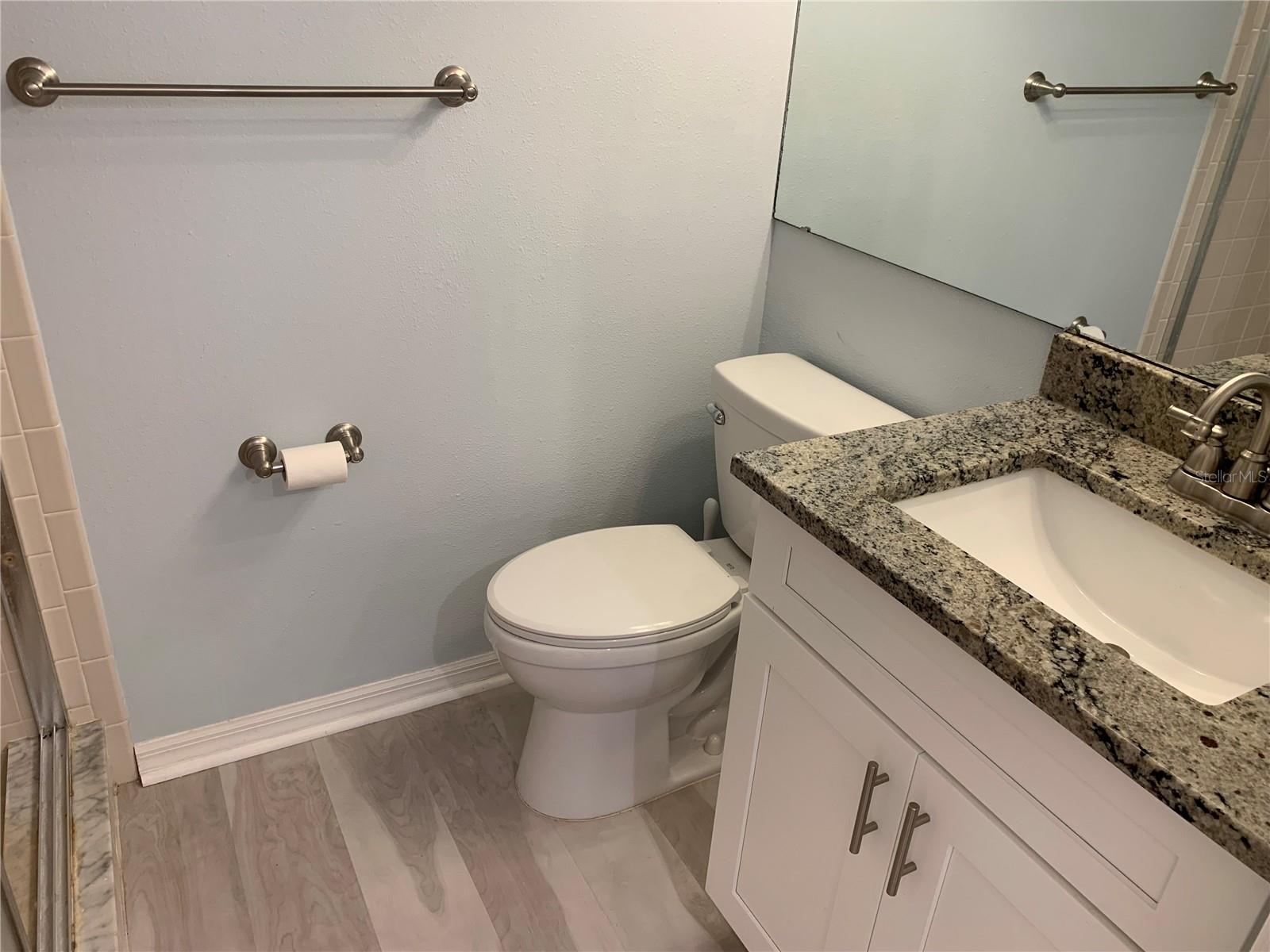 Listing photo id 21 for 5775 Park Street N 401