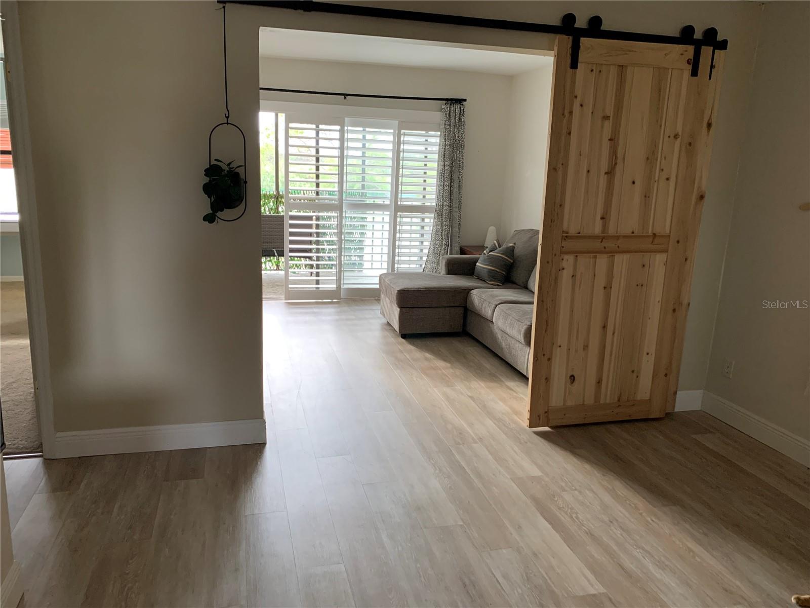 Listing photo id 29 for 5775 Park Street N 401