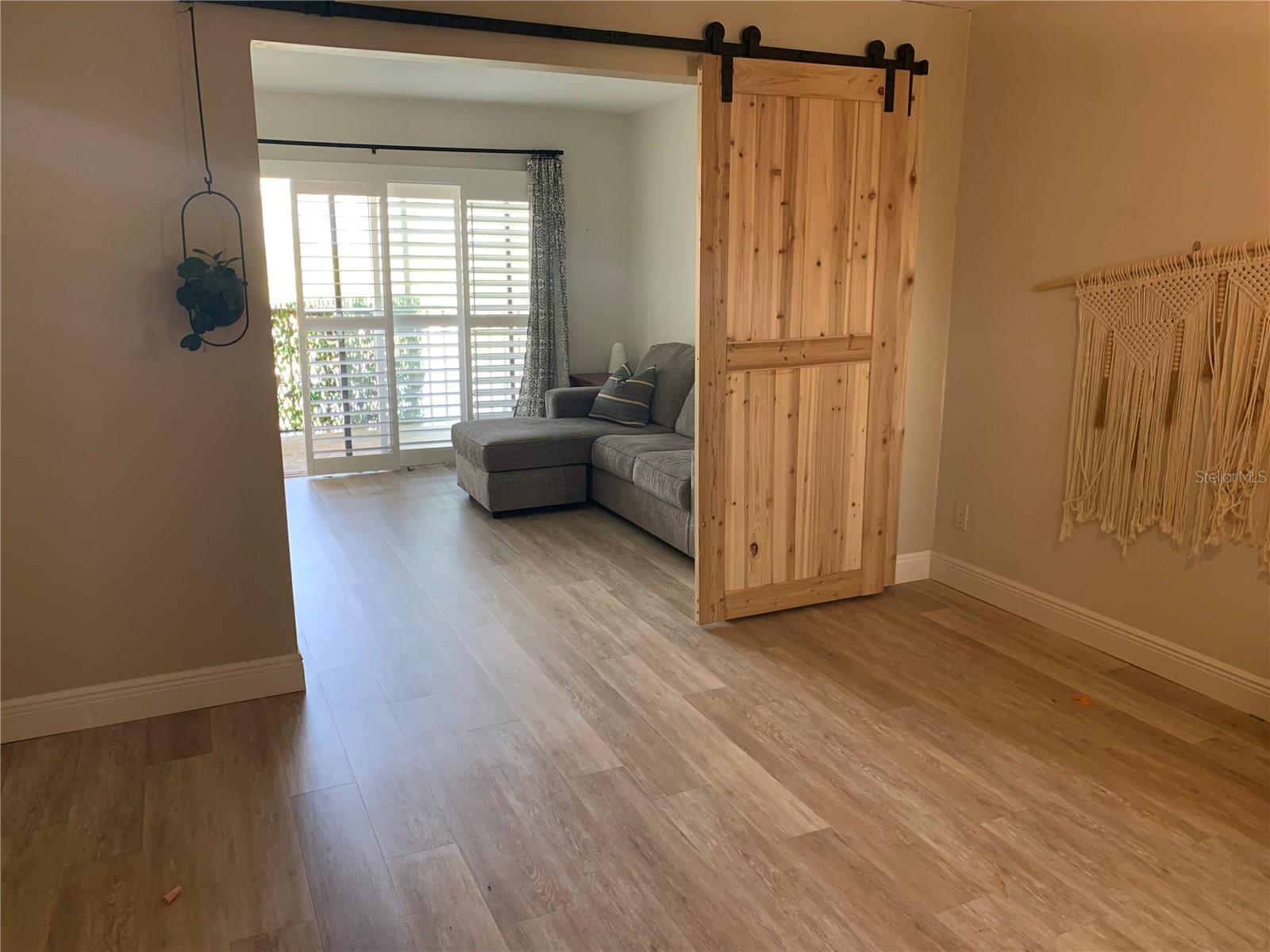 Listing photo id 30 for 5775 Park Street N 401