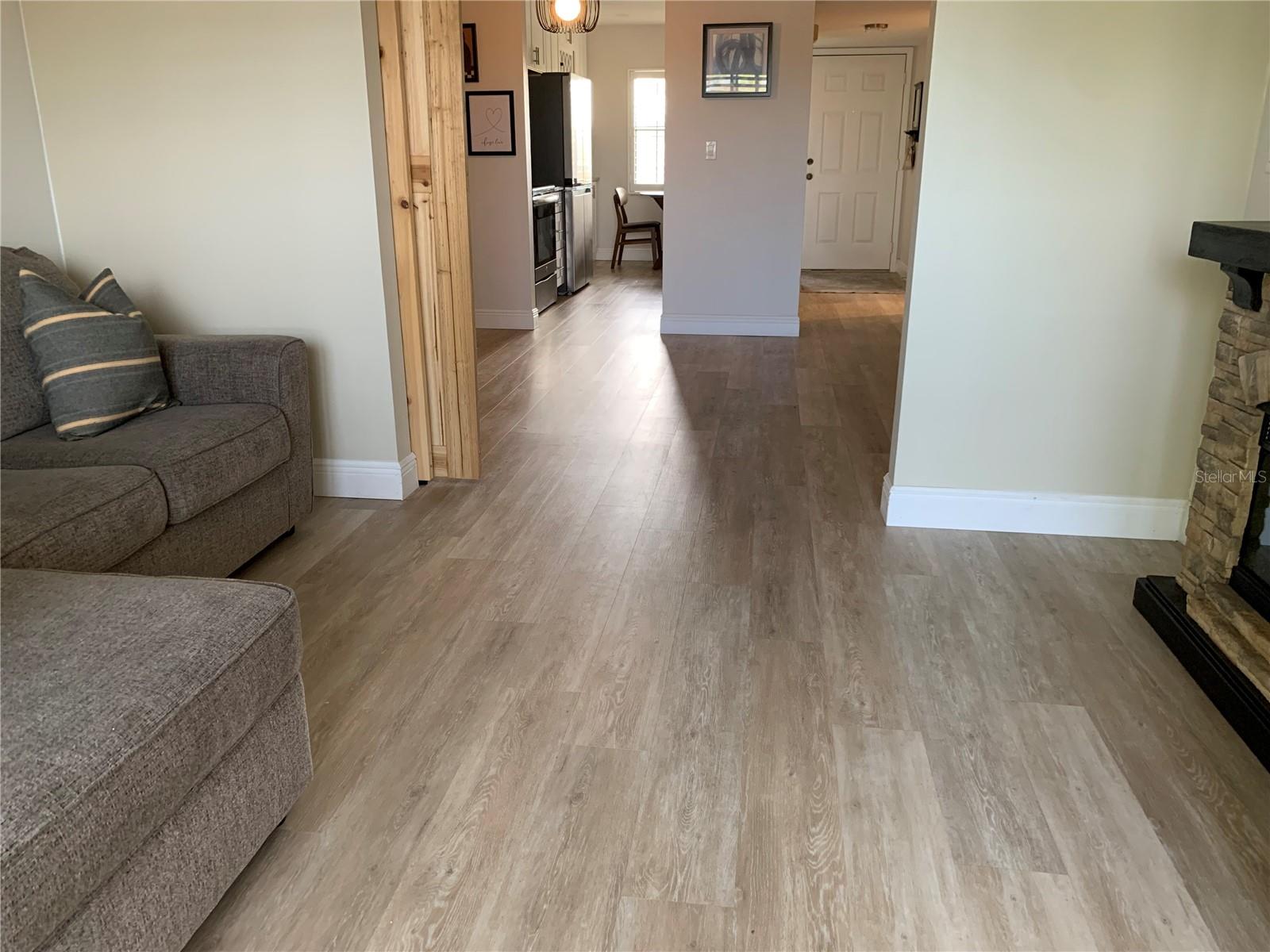 Listing photo id 31 for 5775 Park Street N 401