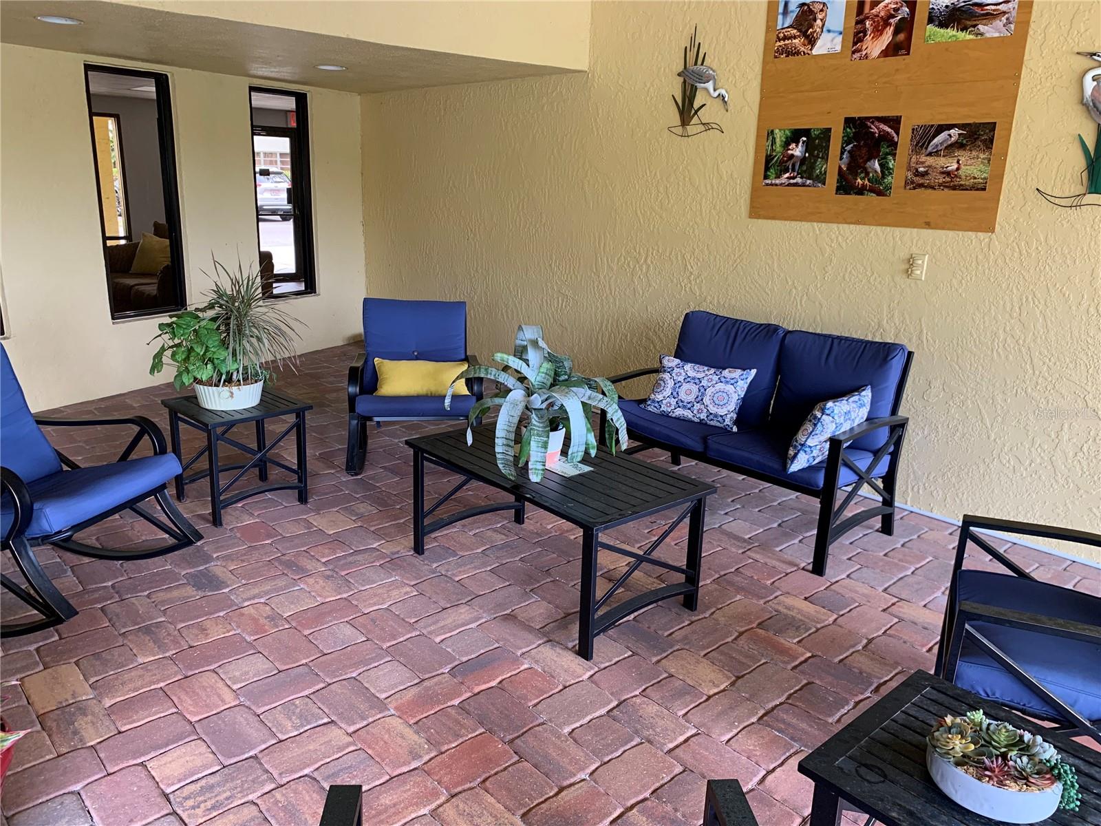 Listing photo id 41 for 5775 Park Street N 401