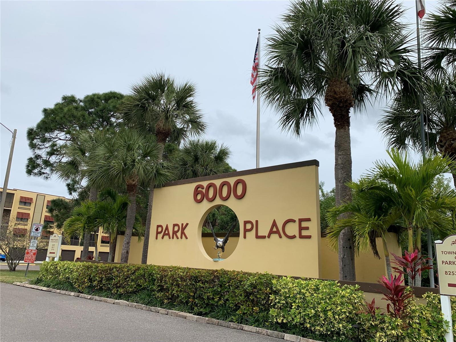 Listing photo id 51 for 5775 Park Street N 401
