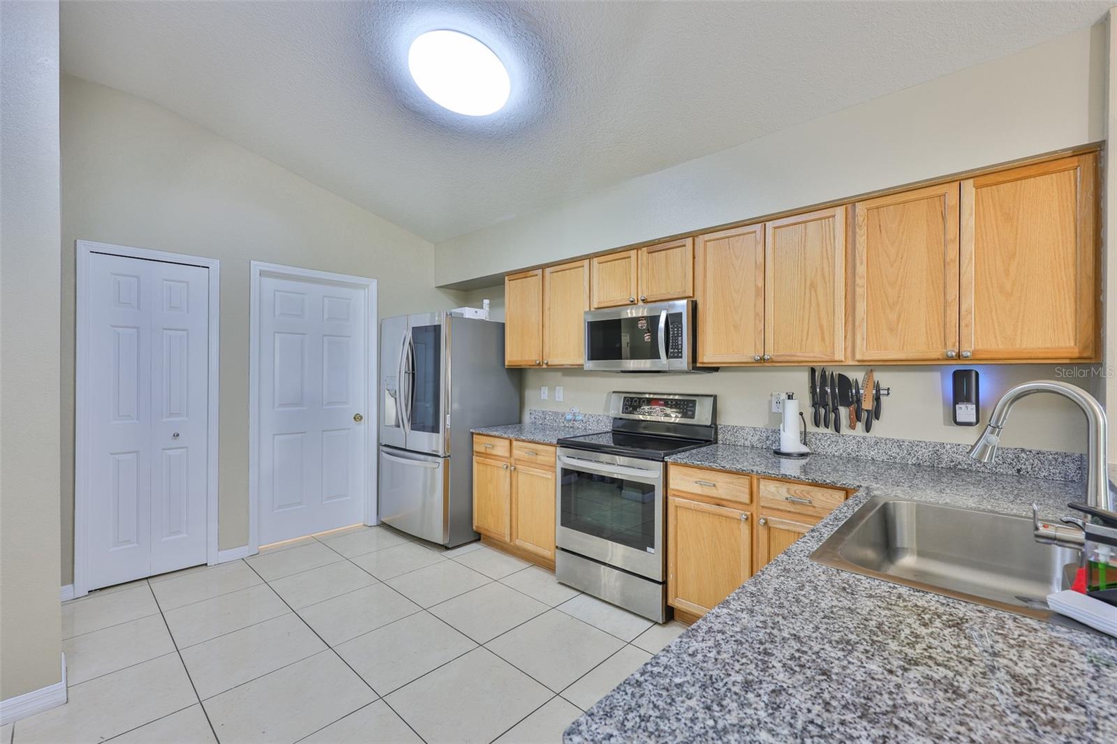 Image 18 of 42 For 2613 Thames River Place