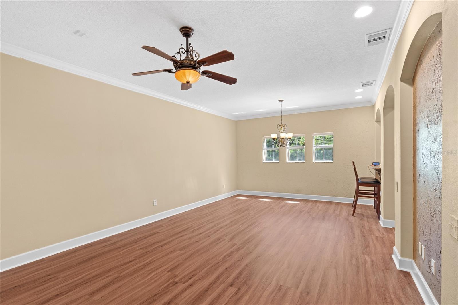 Image 5 of 30 For 618 105th Lane N