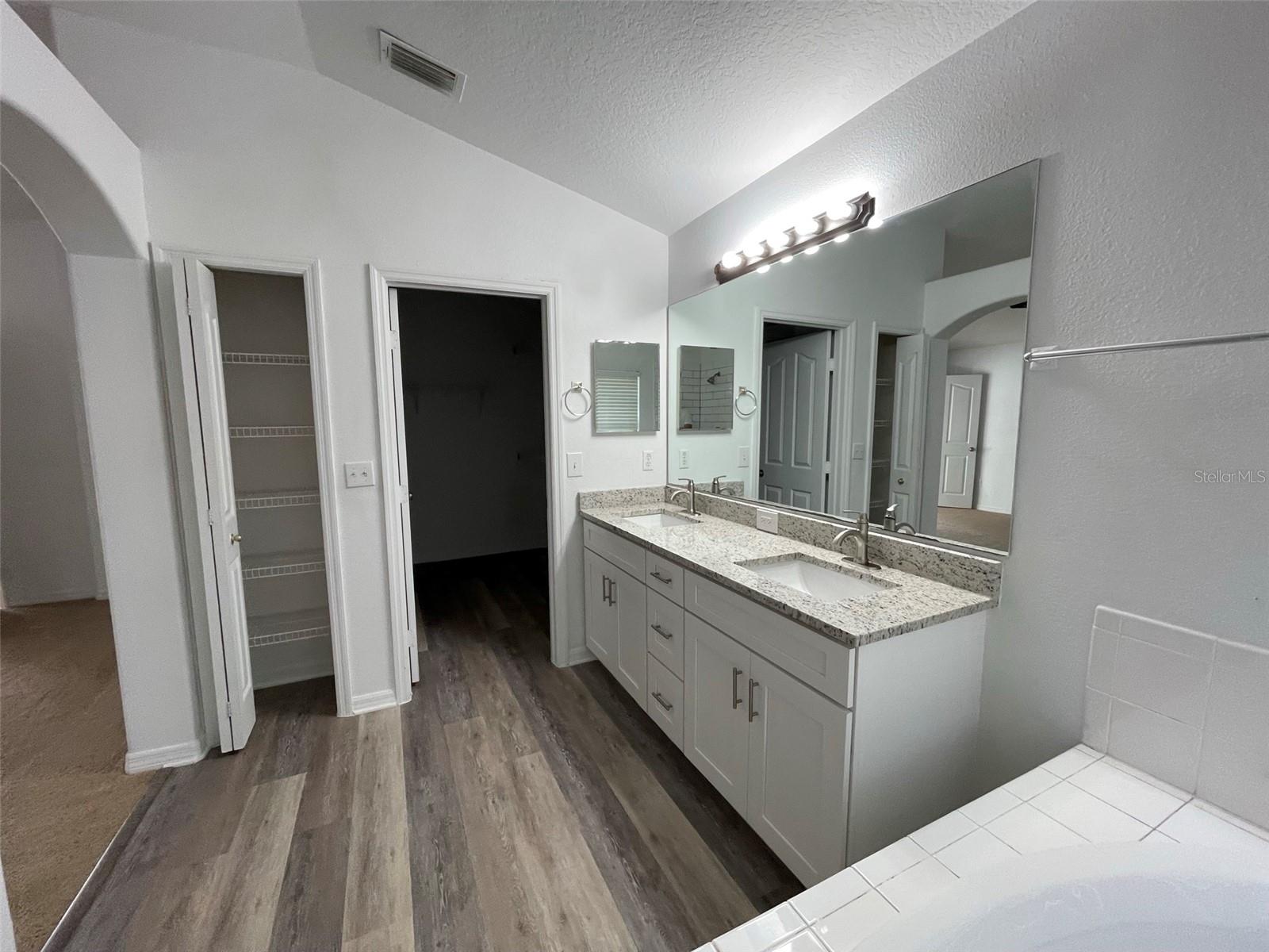 Image 20 of 21 For 10604 Cobham Wood Court