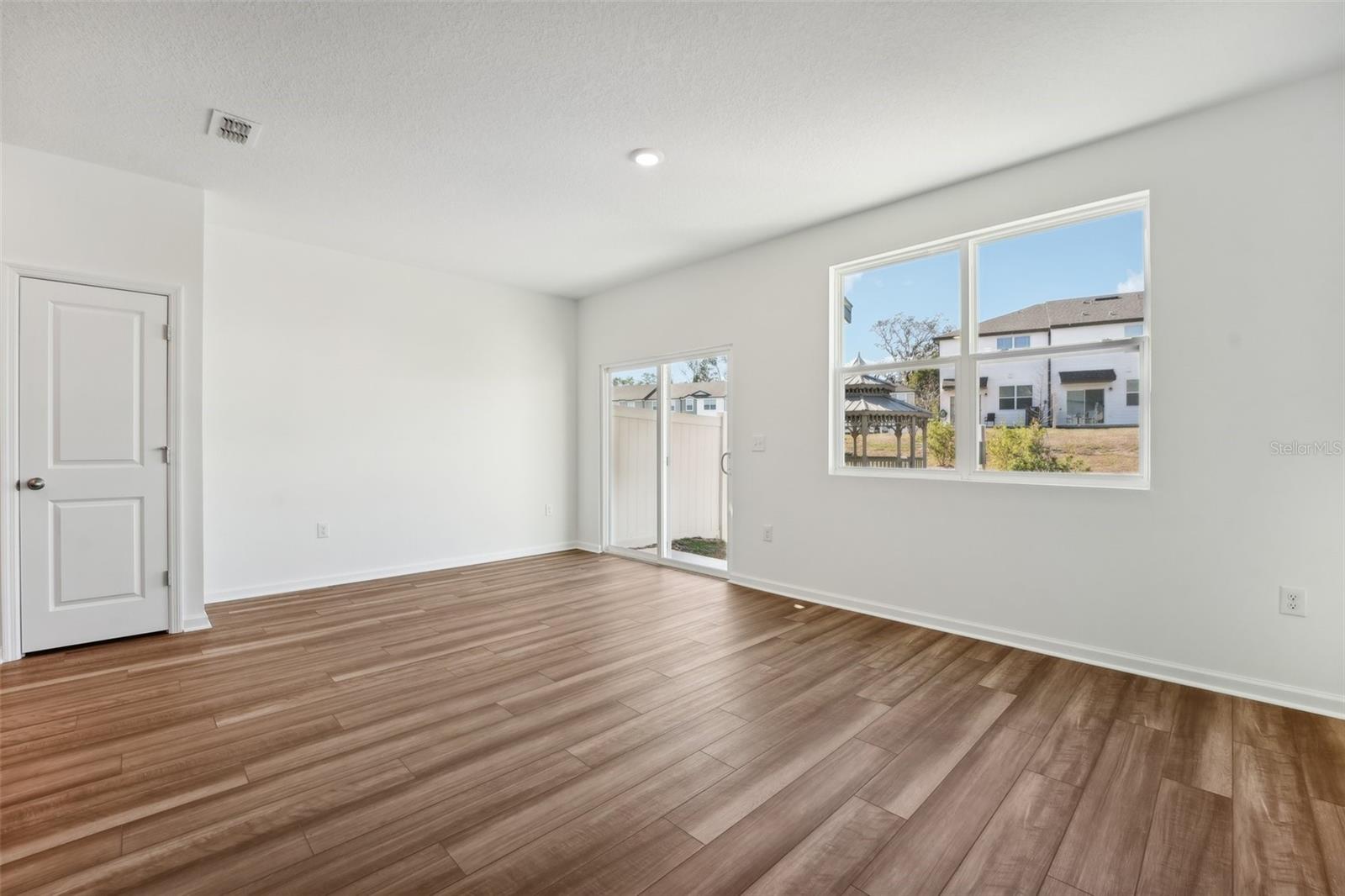 Image 38 of 49 For 11916 Sylvia Street