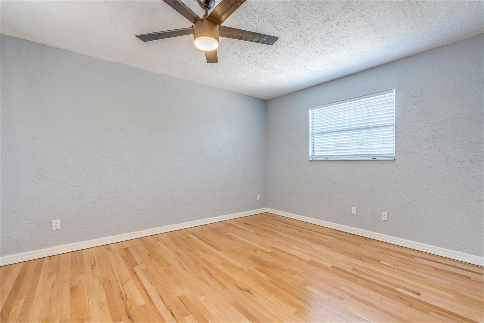 Image 23 of 40 For 6327 2nd Avenue S